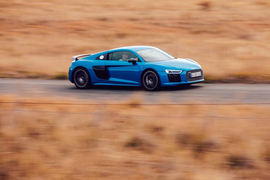  Audi R8 V10 Plus 2016 года  (AU) (фото 11 из 16)